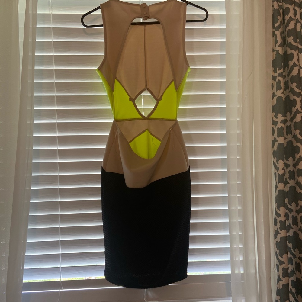 Dress - Picture 2 of 3